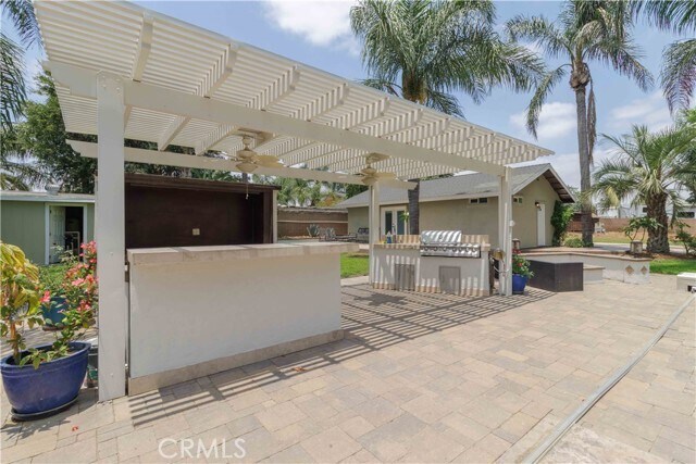 Building Photo - 10249 Jurupa Rd