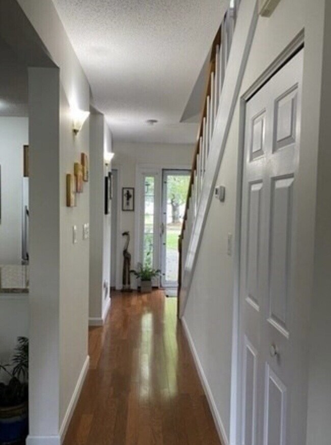 Building Photo - 10 Merganser Way