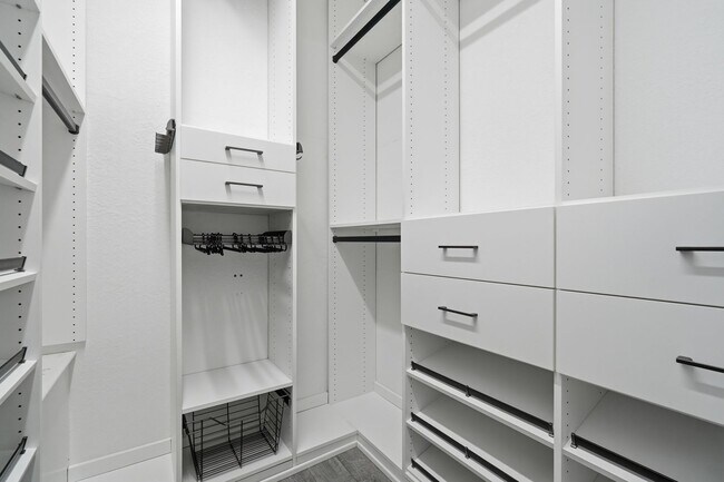 Building Photo - 3308 Kline Dr