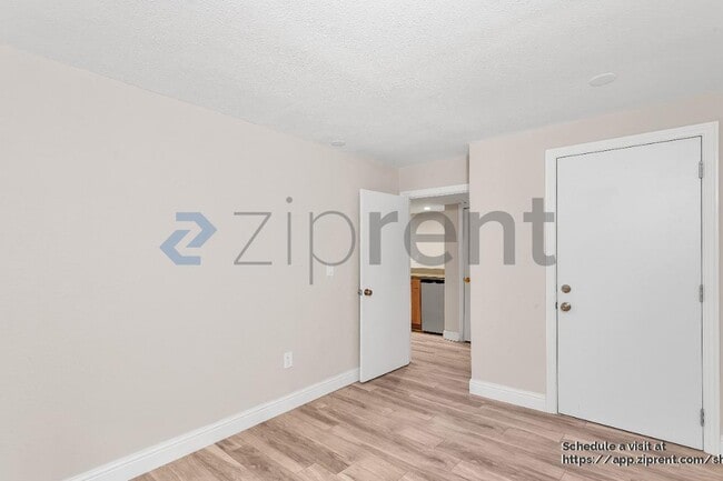 Building Photo - 341 Malcolm Ave