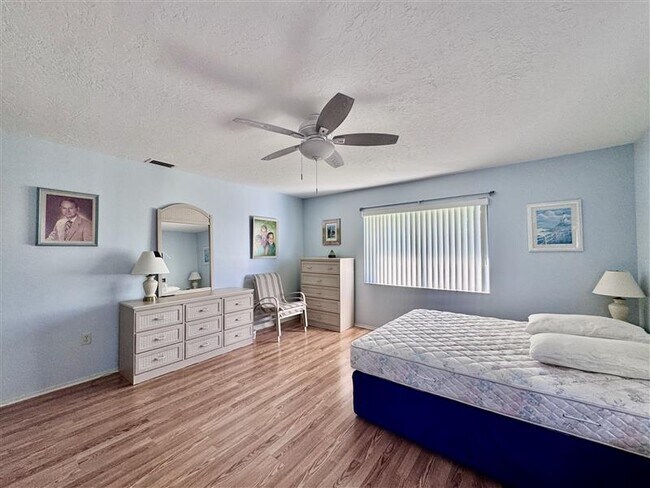 Building Photo - 802 Capri Isles Blvd