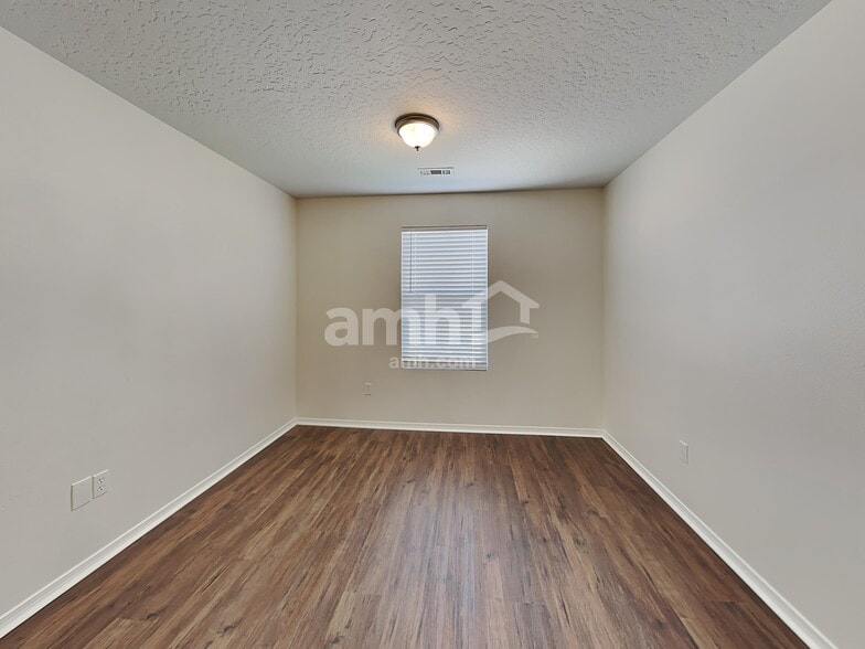 Building Photo - 16397 Jewel Way