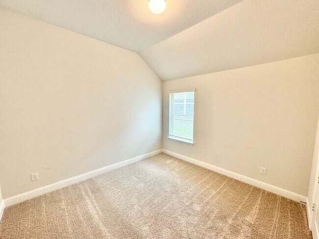 Building Photo - Argyle ISD! 3 Bed 2 Bath Home in PERFECT Location
