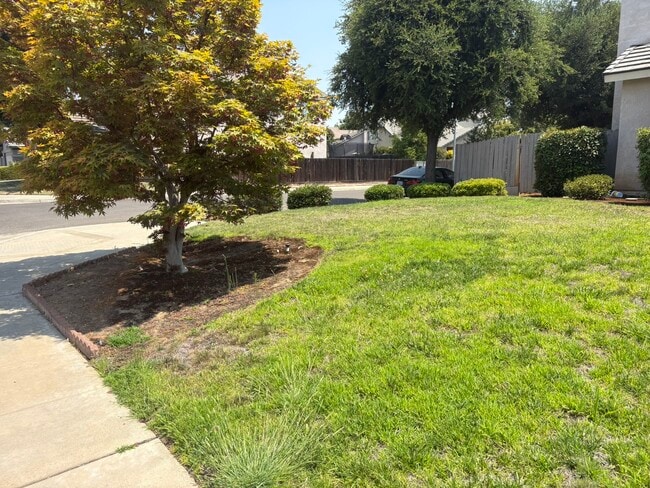 Building Photo - 10282 N Whitney Ave
