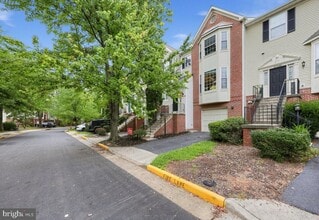 Building Photo - 21588 Bankbarn Terrace