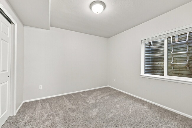 Building Photo - $2,845.95, 6-bed, 3.5-bath located in Colorado Springs with a fenced backyard.