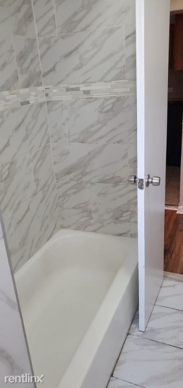 Building Photo - 460 Park Ave