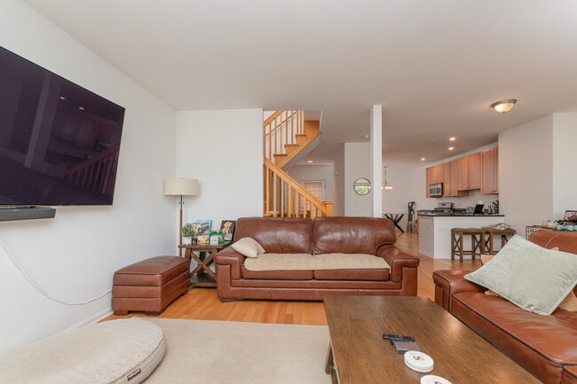 Building Photo - 152 Finstad Dr