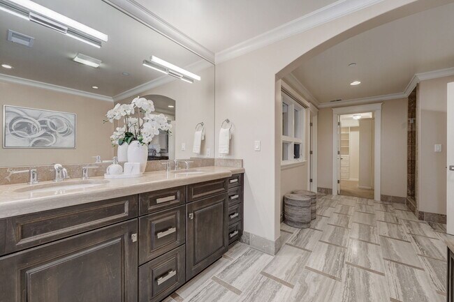 Building Photo - 140 Emerald Estates Ct