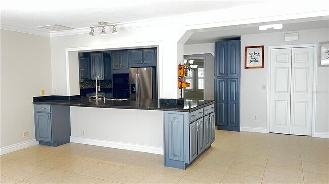 Building Photo - 8625 Vista Shores Ct