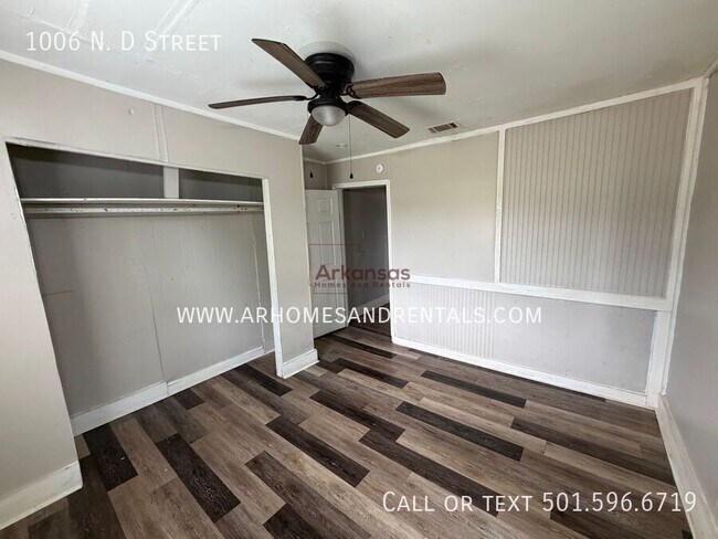 Building Photo - 1006 N Dakota Ave