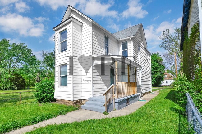 Building Photo - 76 Rodgers Ave