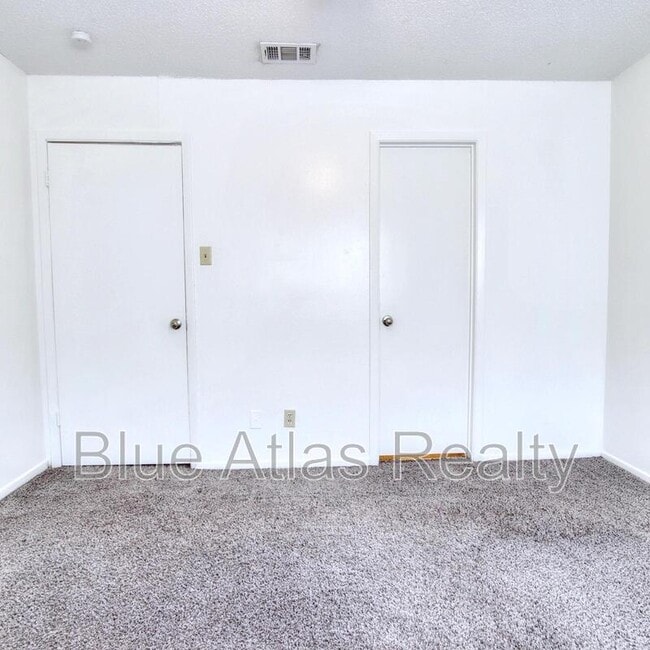 Building Photo - 2718 Wimbledon Ct