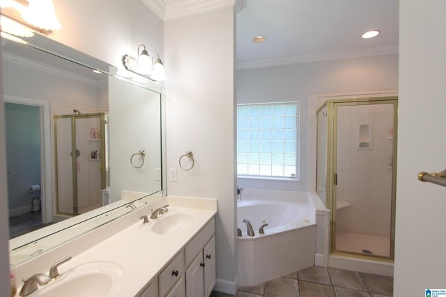 Building Photo - 5987 Waterside Dr
