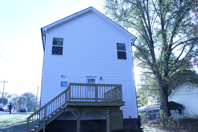 Building Photo - 406 Pleasant Ave