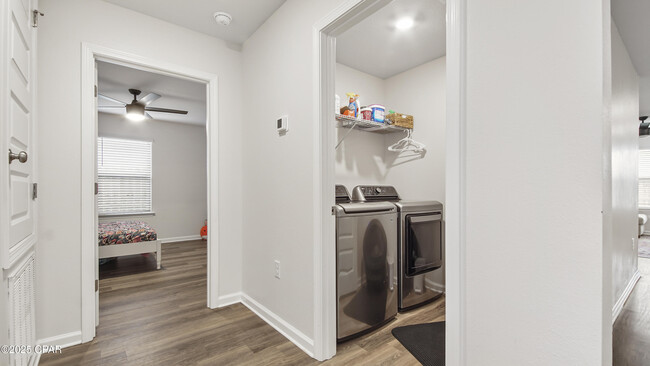 Building Photo - 5044 Rivergrass Dr
