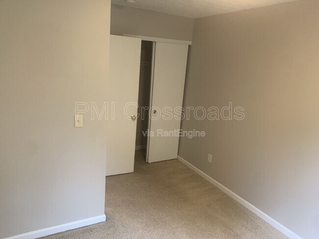 Building Photo - 8620 Olenbrook Dr
