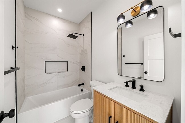 Building Photo - 309 Broadway