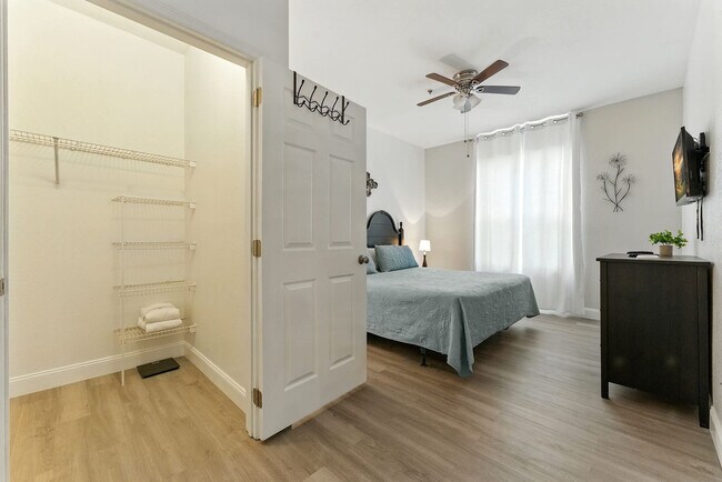 Building Photo - 8101 Coconut Pl