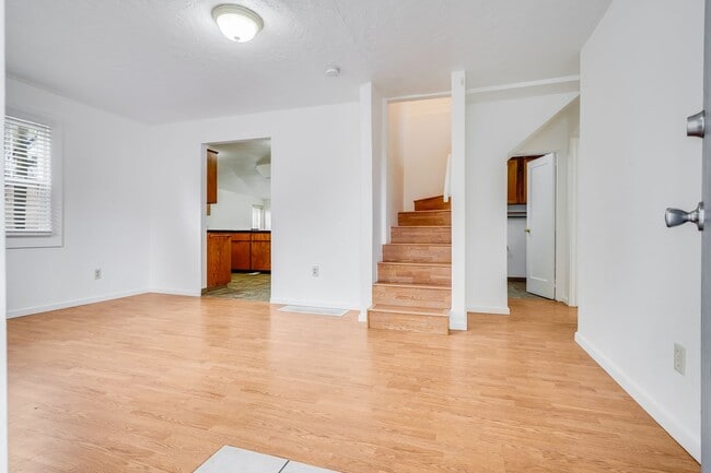 Building Photo - ? Beautifully Remodeled Home Near Brentwood Park – A Must See! ?