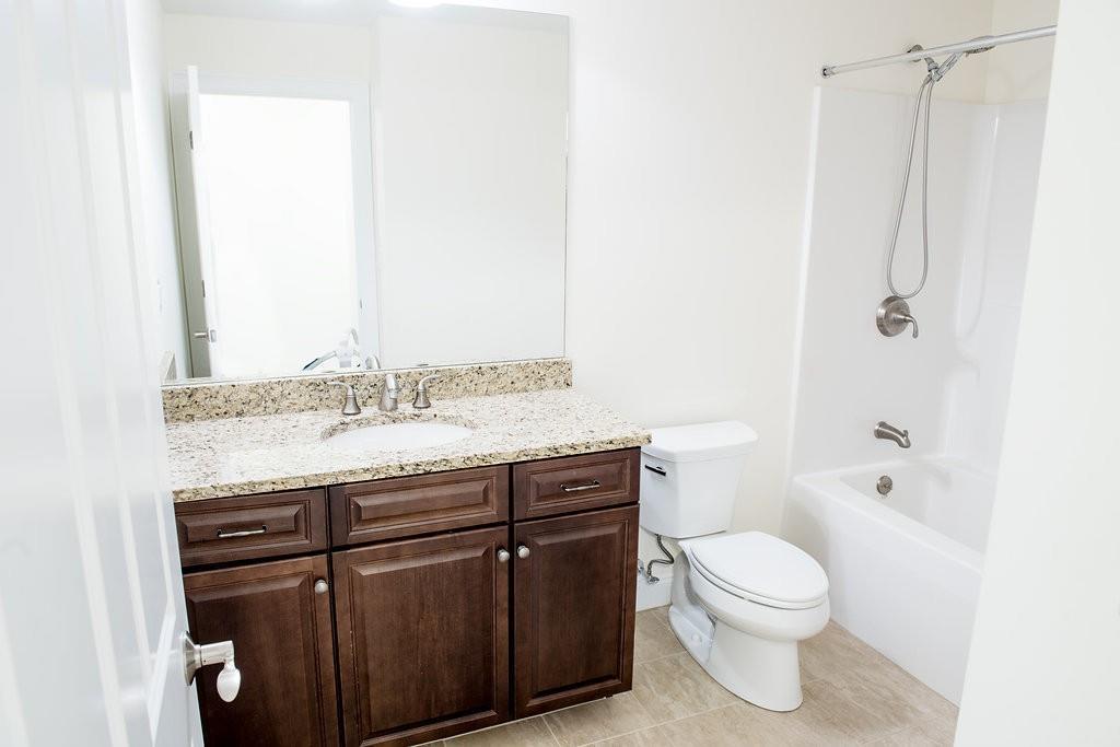 Full bath in second floor hall - 8 Murray Ave