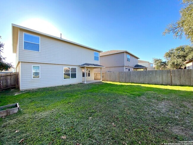 Building Photo - 215 Coopers Hawk