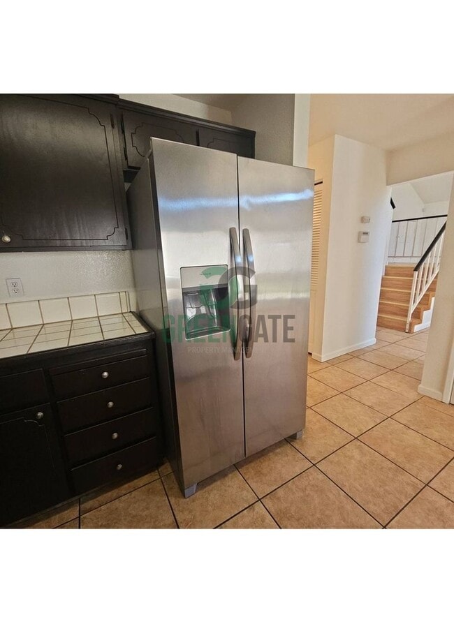 Building Photo - Beautiful 3 BEDROOM 2.5 BATH HOME IN MODES...
