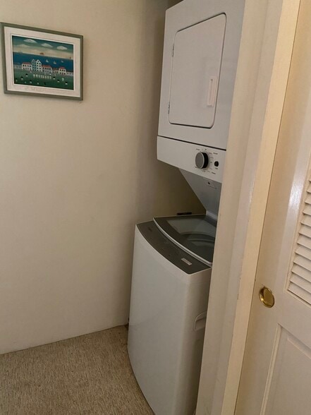 Building Photo - 511 Hahaione St