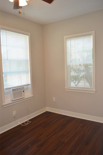 Building Photo - 2502 Saltus St
