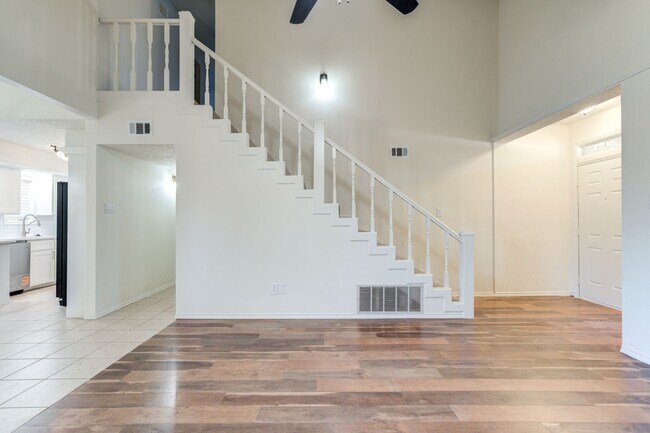 Building Photo - Frenship 2 Story Home