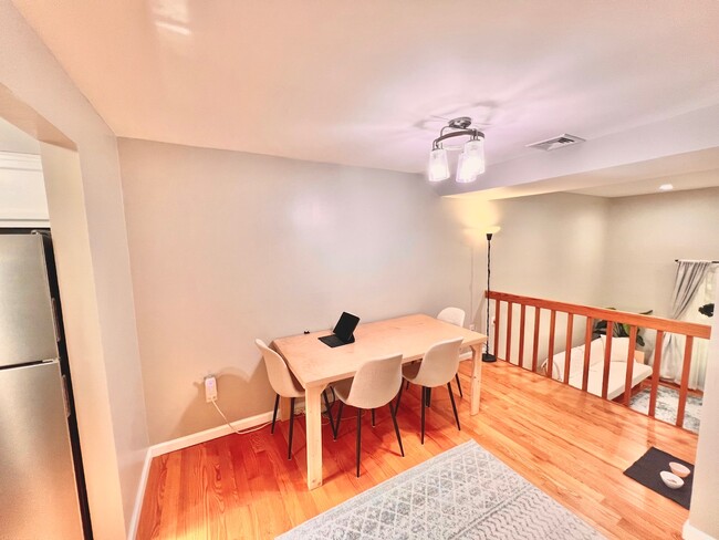 Building Photo - 410 Farmington Ave