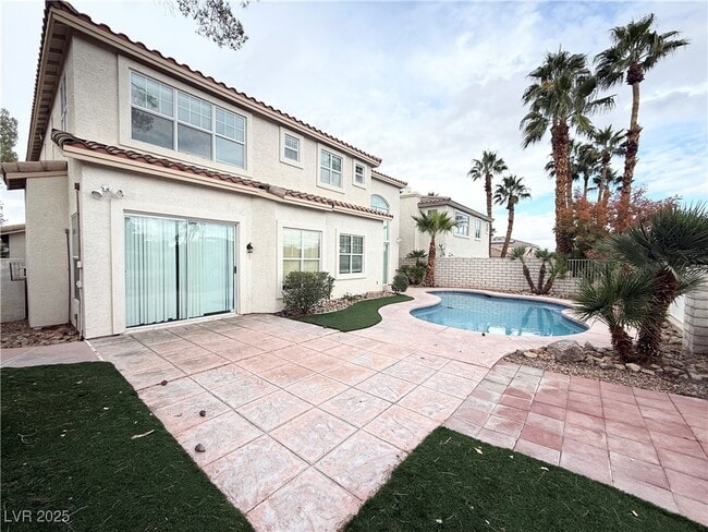 Building Photo - 136 Ultra Dr