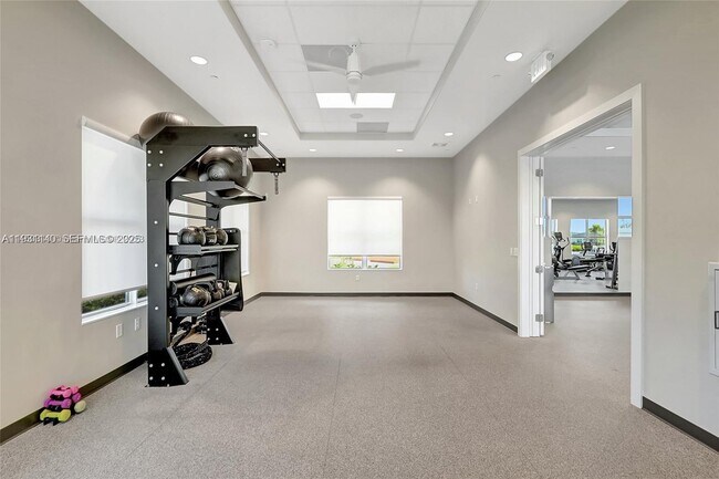 Building Photo - 400 SE Mulberry Wy