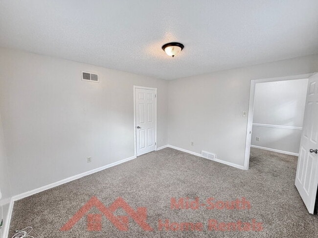 Building Photo - 1266 Hickory Ridge Dr