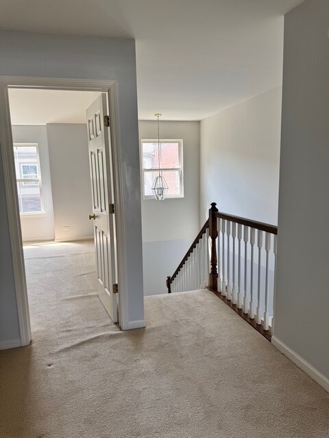 Building Photo - 1044 N Claremont Dr