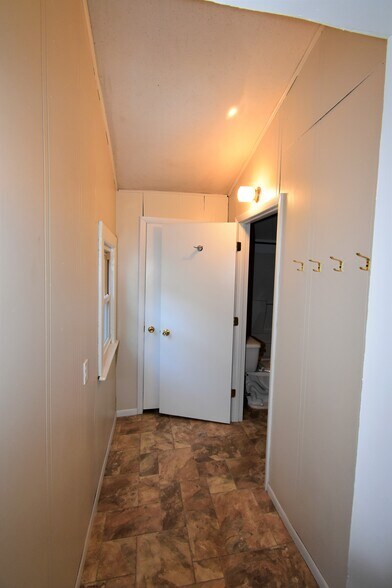 Building Photo - 1211 Summit St