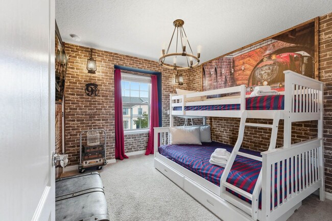 Building Photo - 2440 Dubai St