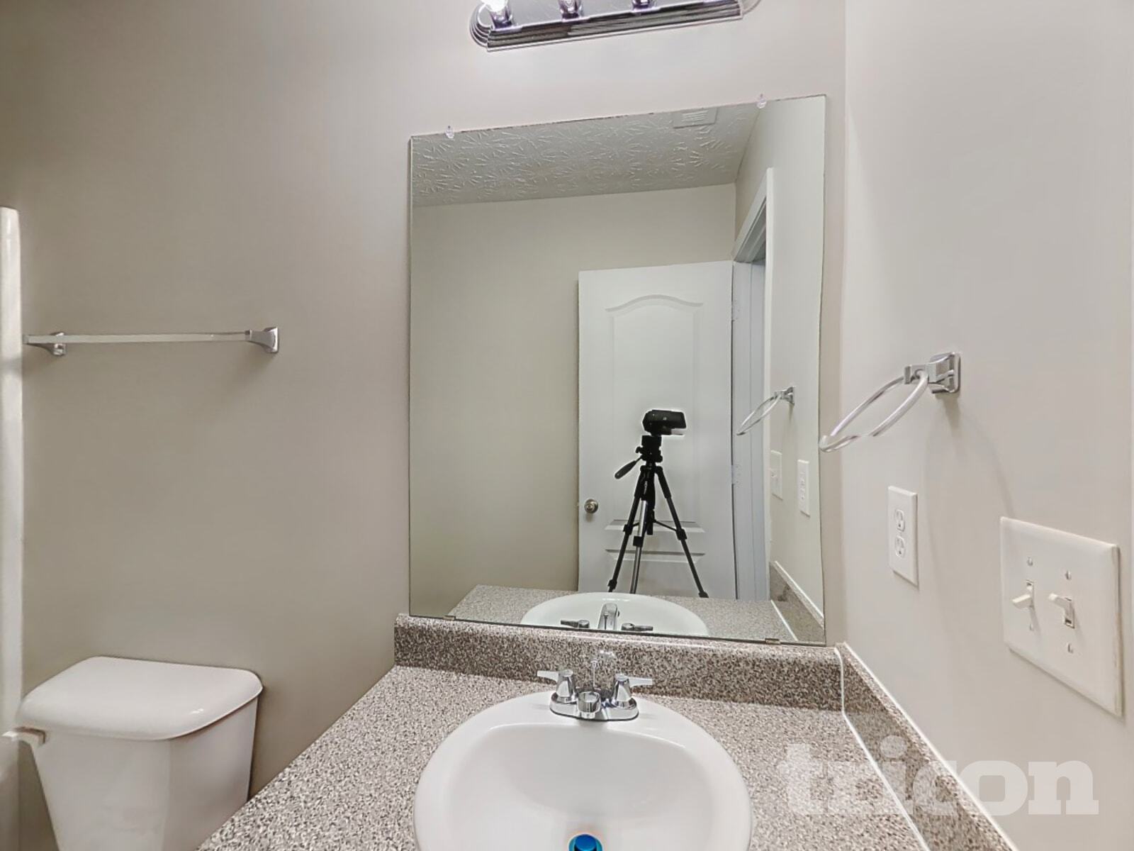 Building Photo - 1645 Gallup Dr