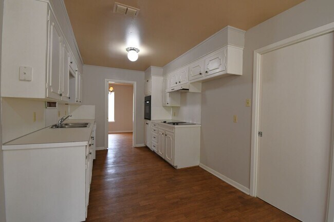 Building Photo - 3202 Autumn Leaves Dr