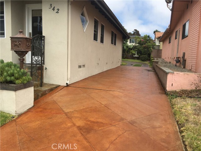 Building Photo - 342 Camino de las Colinas