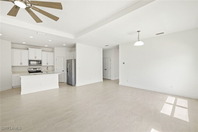 Building Photo - 16849 Castoro Dr
