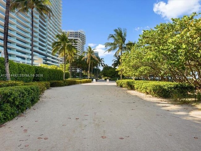 Building Photo - 10185 Collins Ave