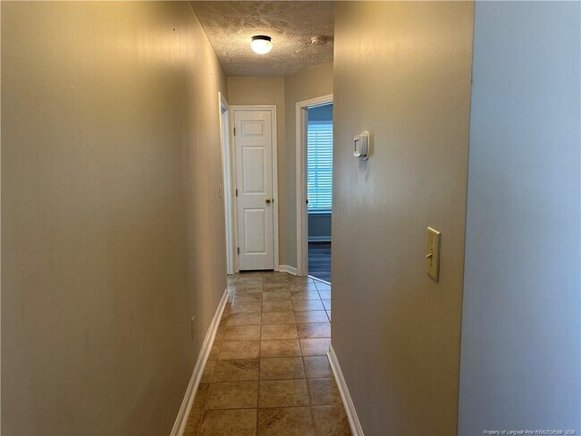 Building Photo - 6413 Brookshire St