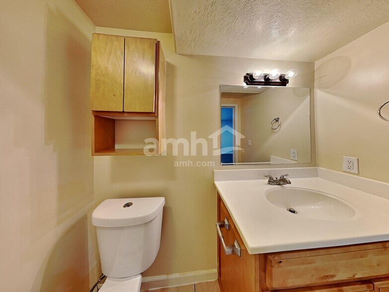 Building Photo - 4808 Addison Ave