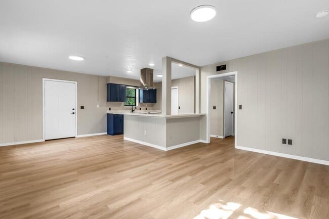 Building Photo - 104 N Oneal St