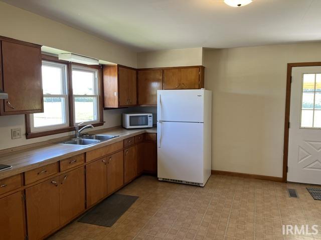 Building Photo - 4670 Breeze Rd