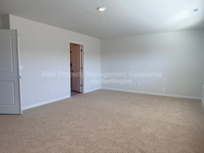 Building Photo - 828 Old Tarboro Rd