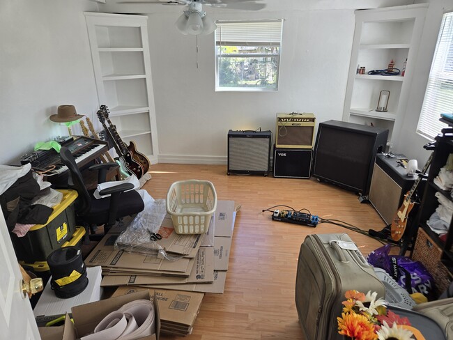 Building Photo - 530 Freeport Ave N