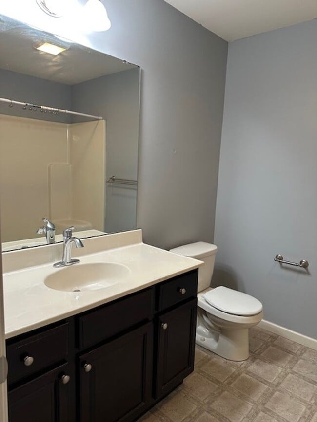 Building Photo - 6402 Creekbend Dr