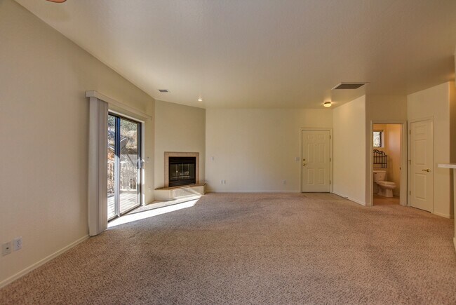 Building Photo - Boulder Park Townhome for Rent
